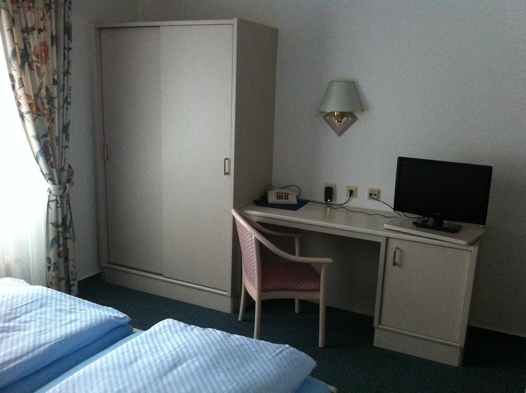 Hotel Am Stadthaus Garni Lohmar Room photo